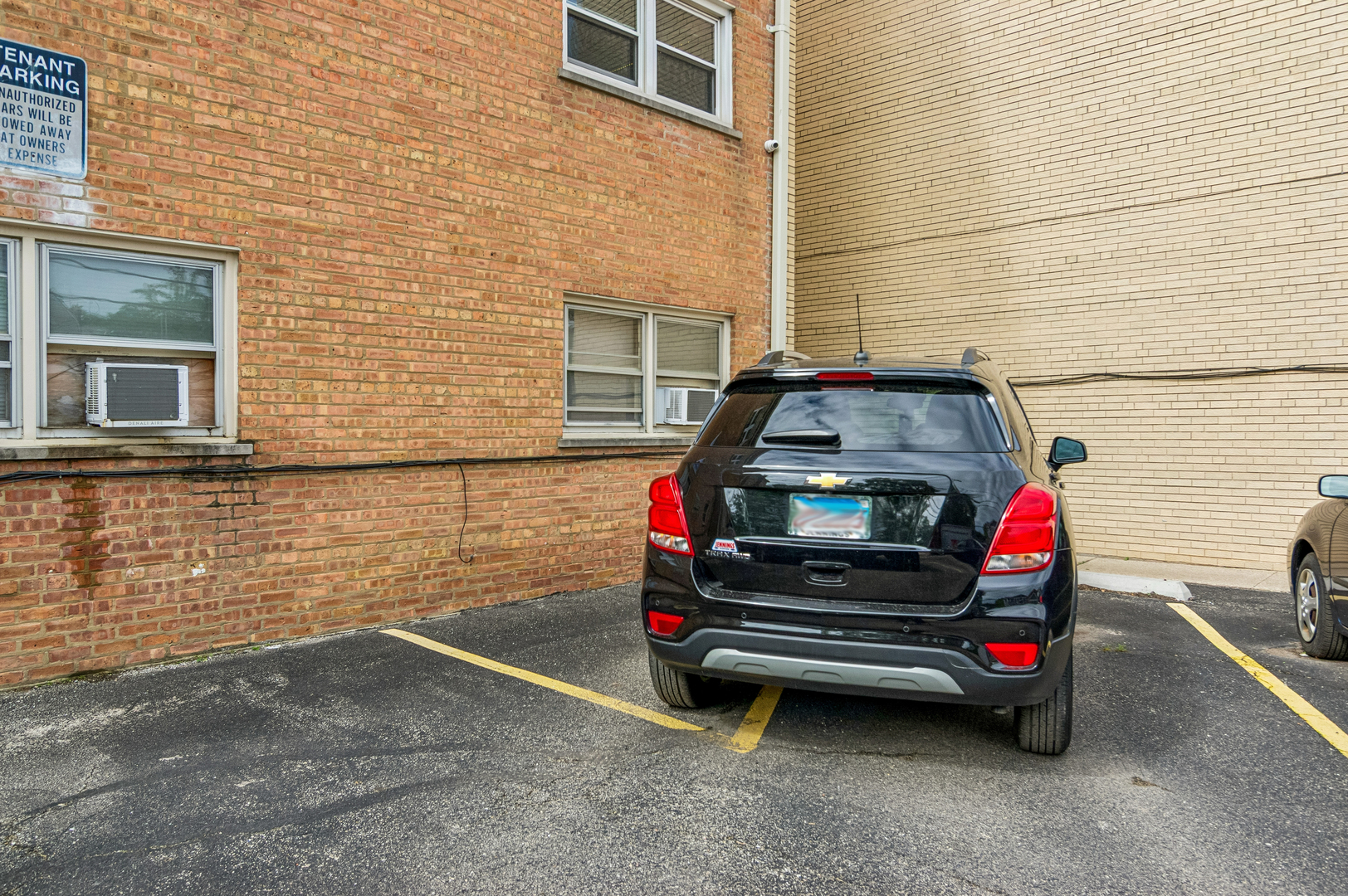 6251 N Northwest Highway 1n Property Photo 15