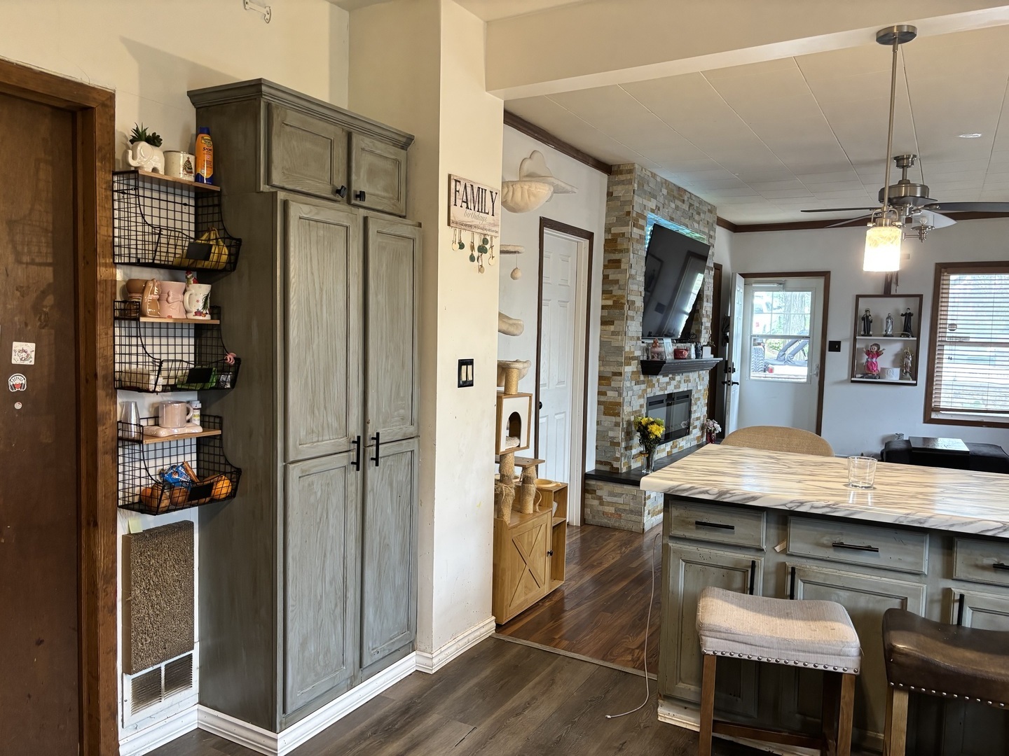 223 Scribner Street Property Photo 6