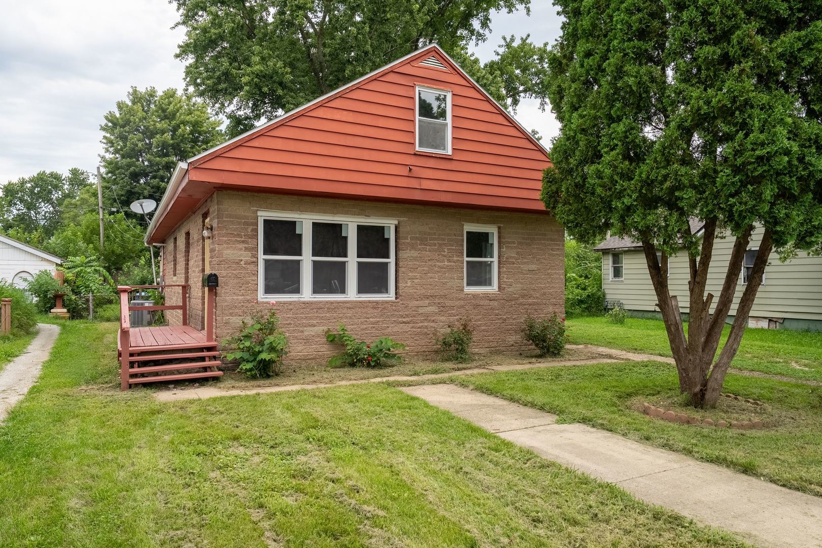 823 E Prairie Street Property Photo 1