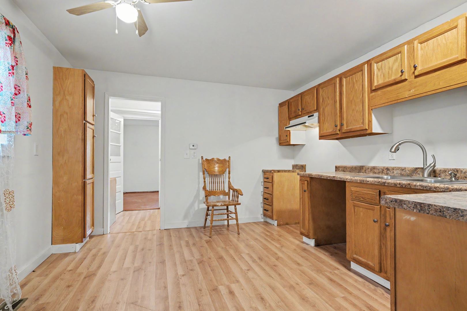 823 E Prairie Street Property Photo 7