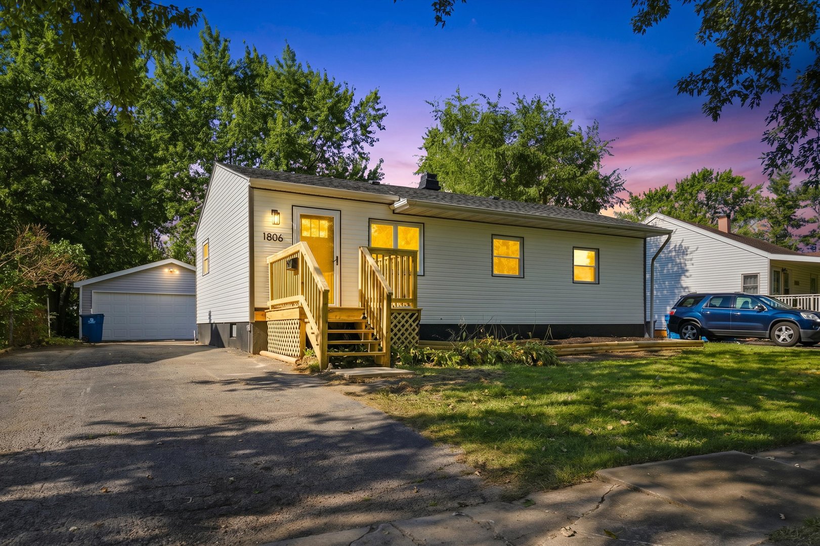 1806 222nd Place Property Photo 2