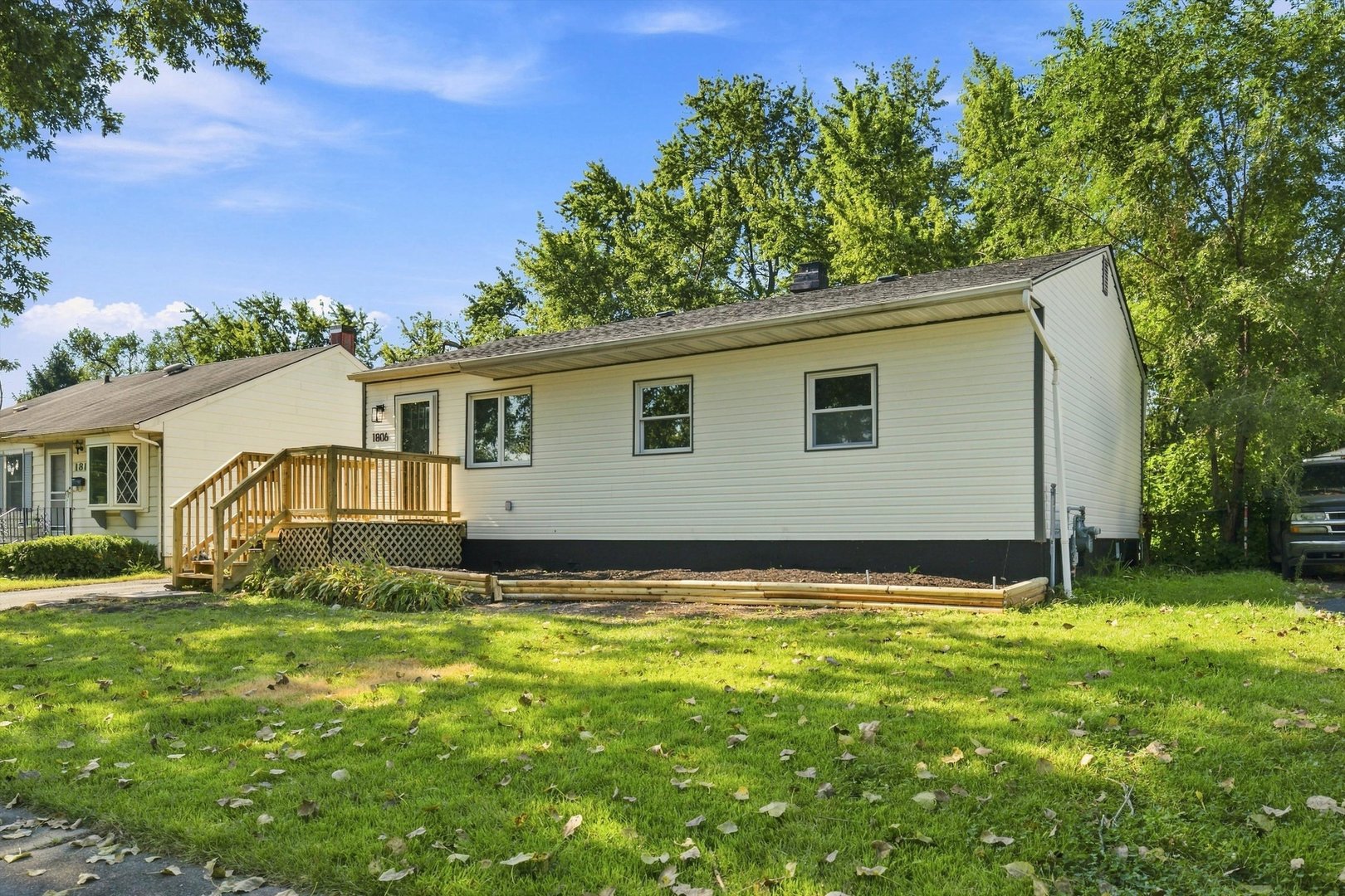 1806 222nd Place Property Photo 4