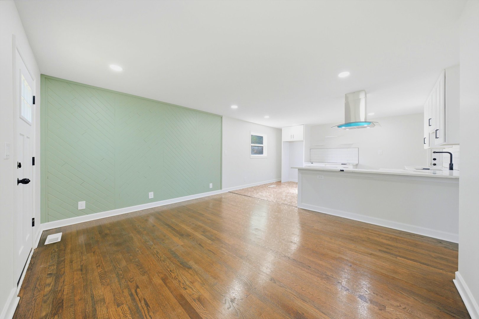 1806 222nd Place Property Photo 6
