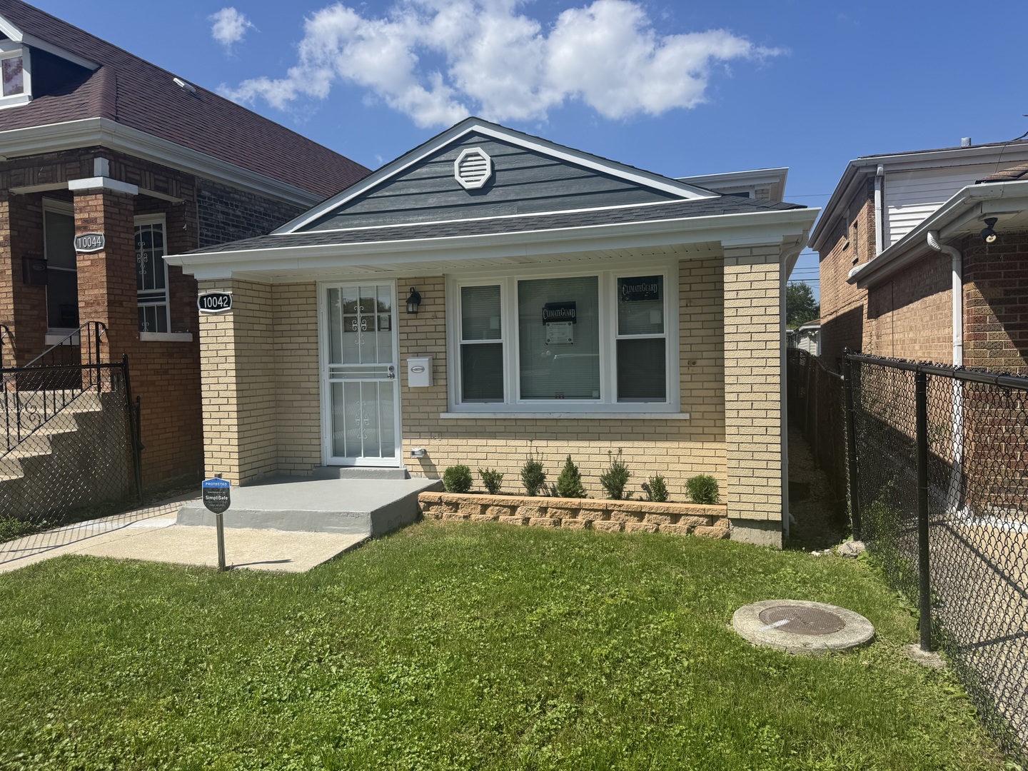 10042 S Princeton Avenue Property Photo 2