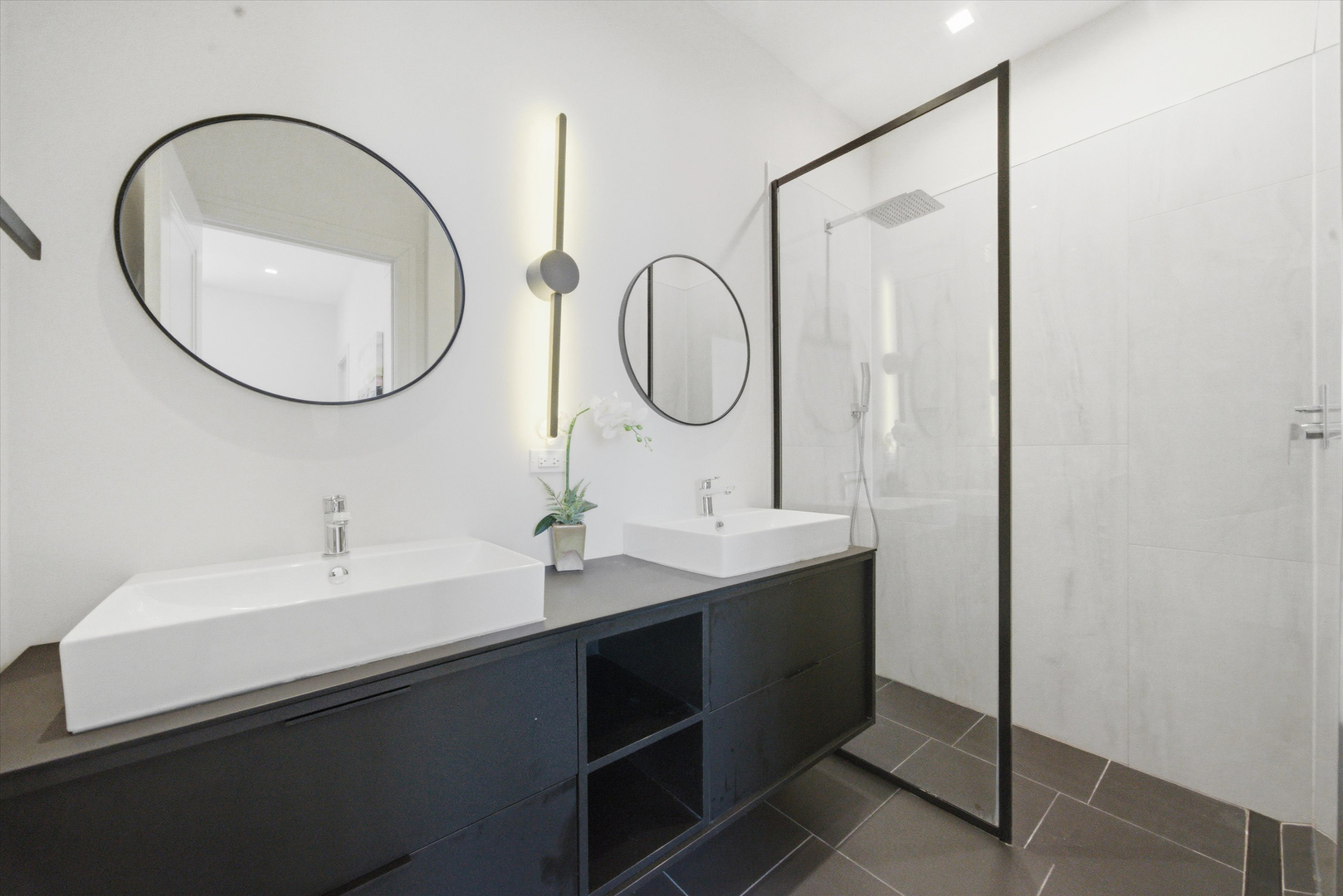 4230 W Belmont Avenue Property Photo 14
