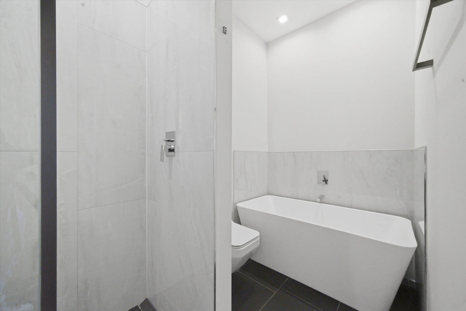 4230 W Belmont Avenue Property Photo 15