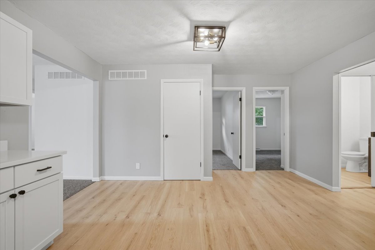404 Sunset Drive Property Photo 12