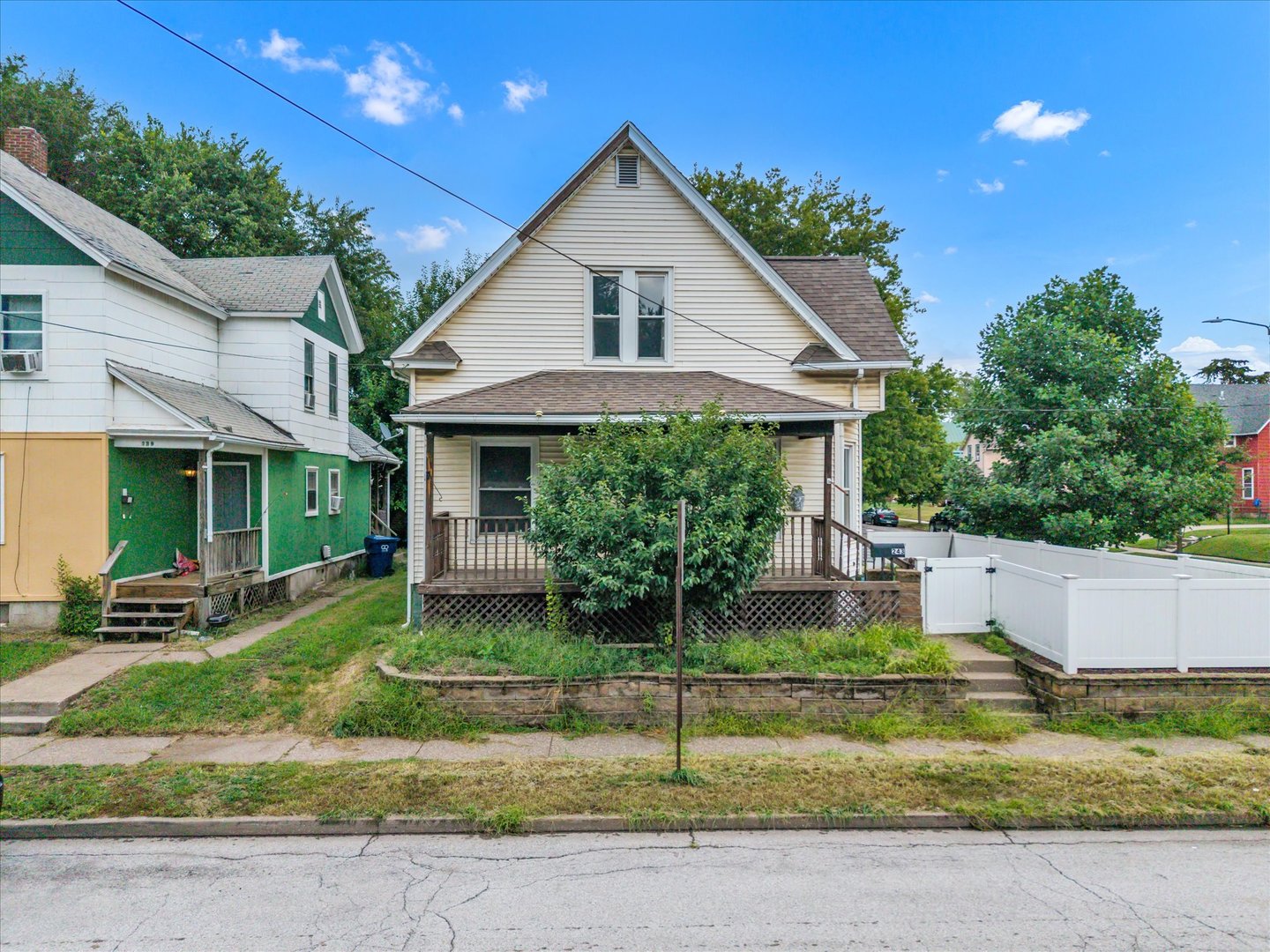 243 S Pine Street Property Photo 1