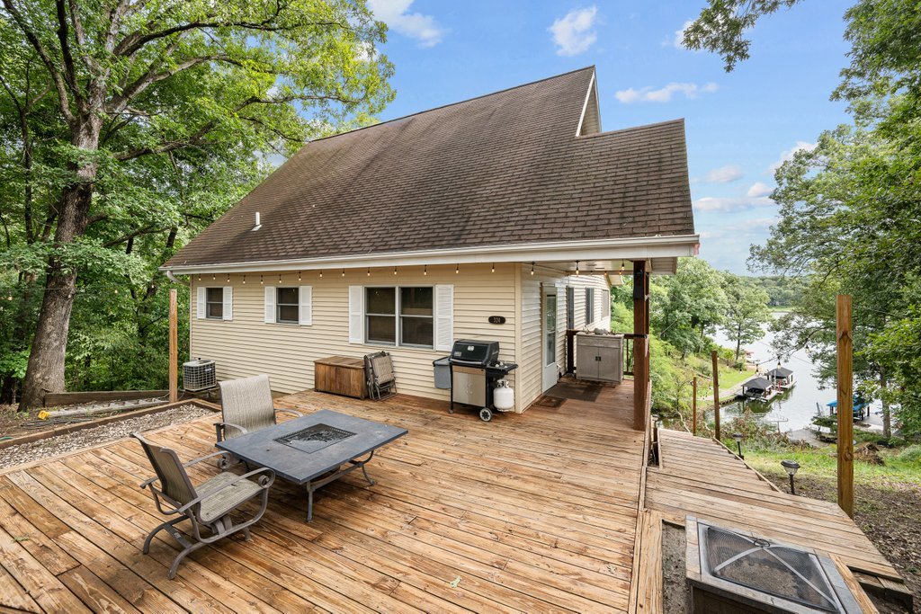 324 Rustic Oak Court Property Photo 1