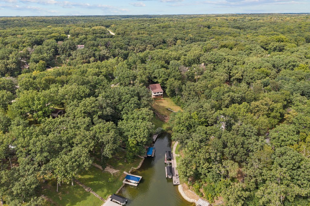 324 Rustic Oak Court Property Photo 4
