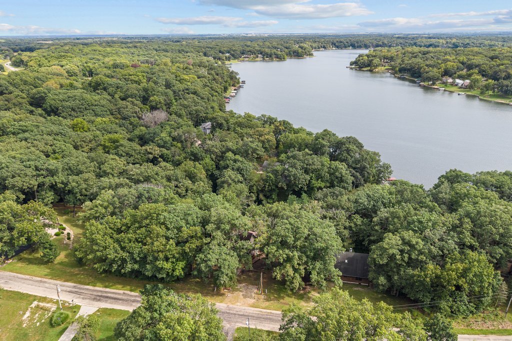 324 Rustic Oak Court Property Photo 10