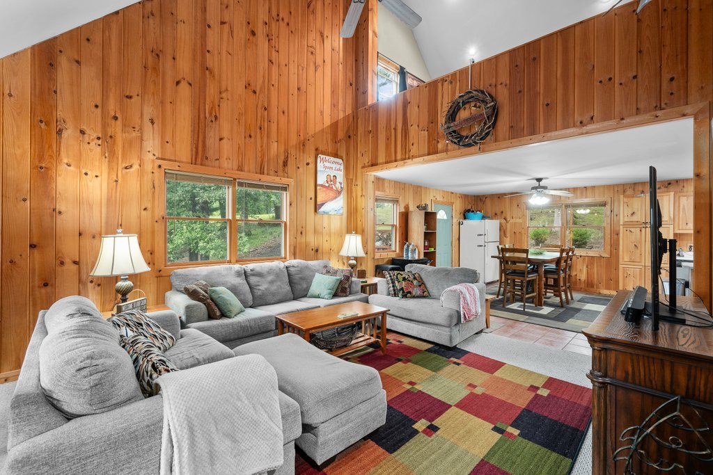 324 Rustic Oak Court Property Photo 14
