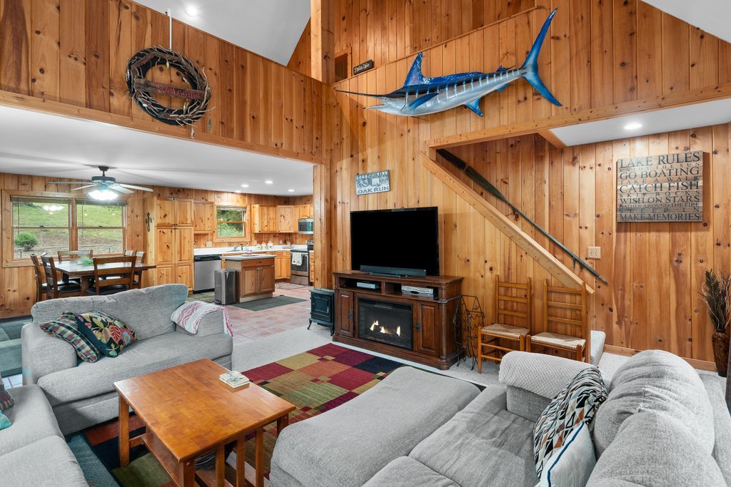 324 Rustic Oak Court Property Photo 15