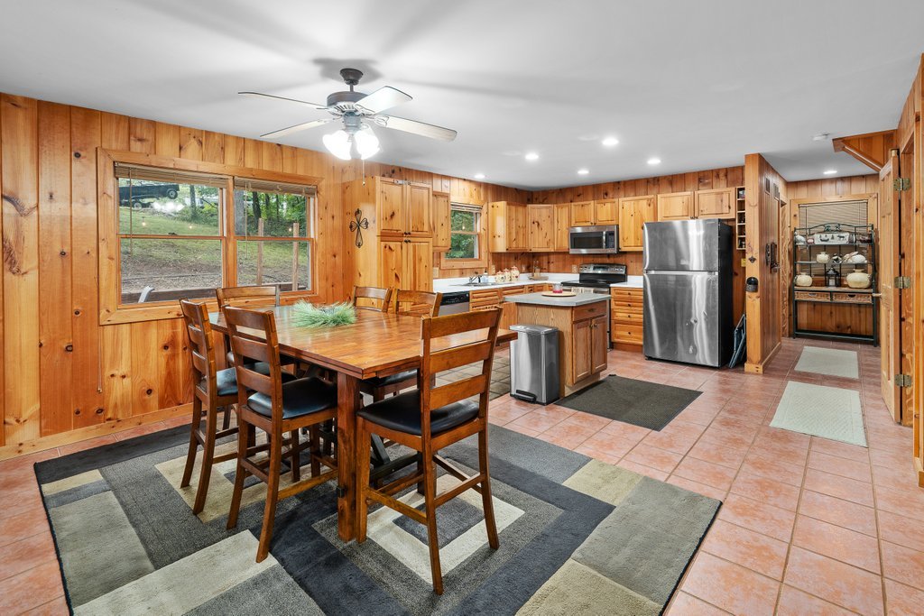 324 Rustic Oak Court Property Photo 17