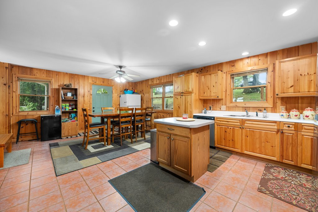 324 Rustic Oak Court Property Photo 22