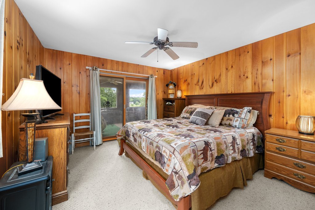324 Rustic Oak Court Property Photo 23