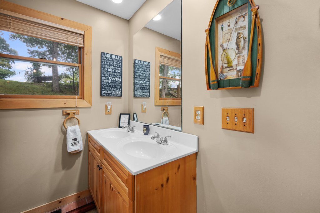 324 Rustic Oak Court Property Photo 27