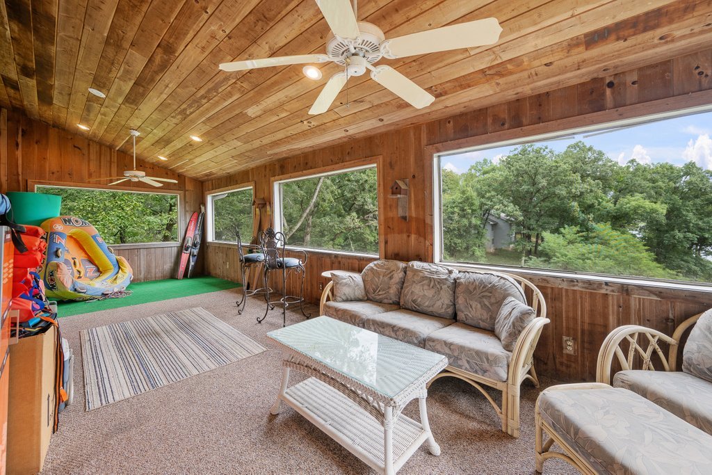 324 Rustic Oak Court Property Photo 43