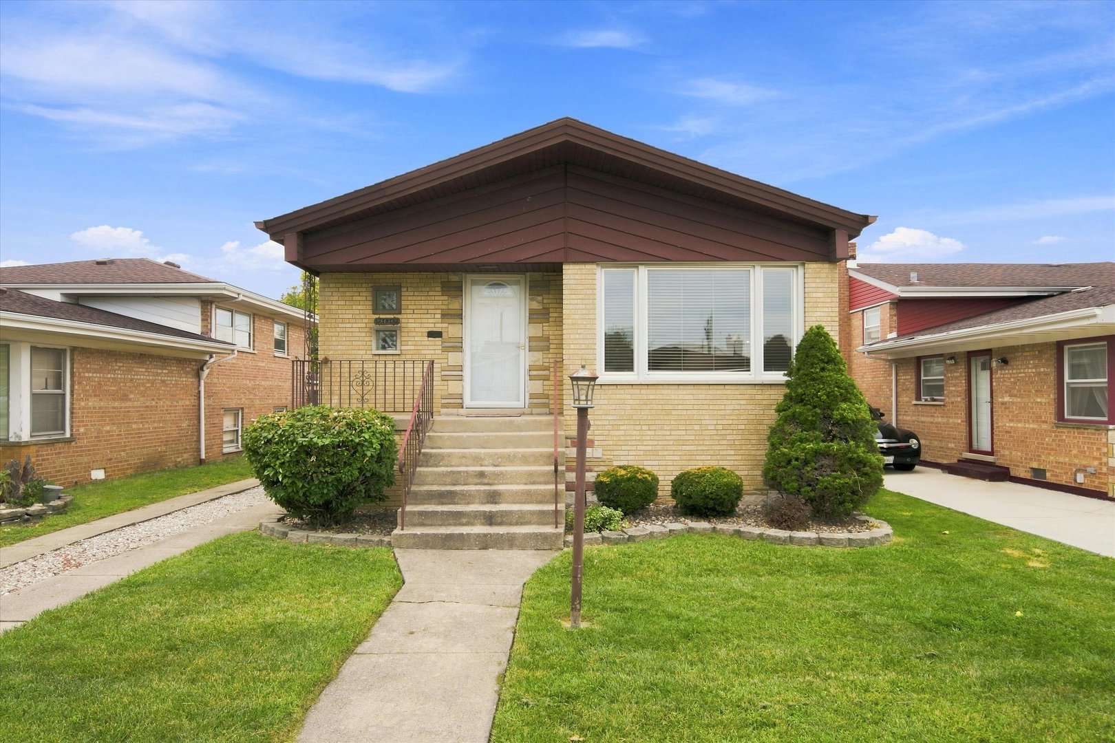 8636 S Tripp Avenue Property Photo 1