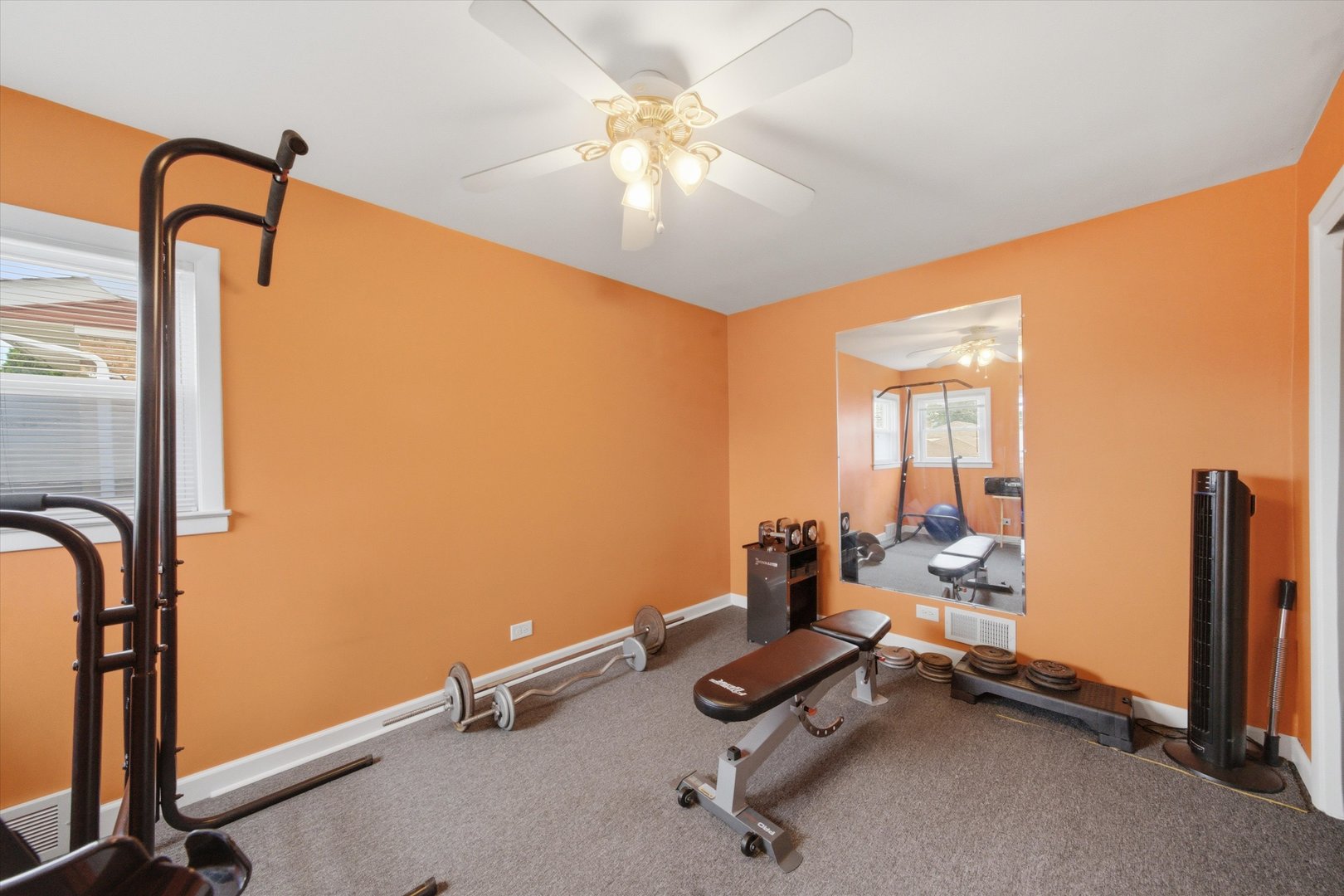 8636 S Tripp Avenue Property Photo 6