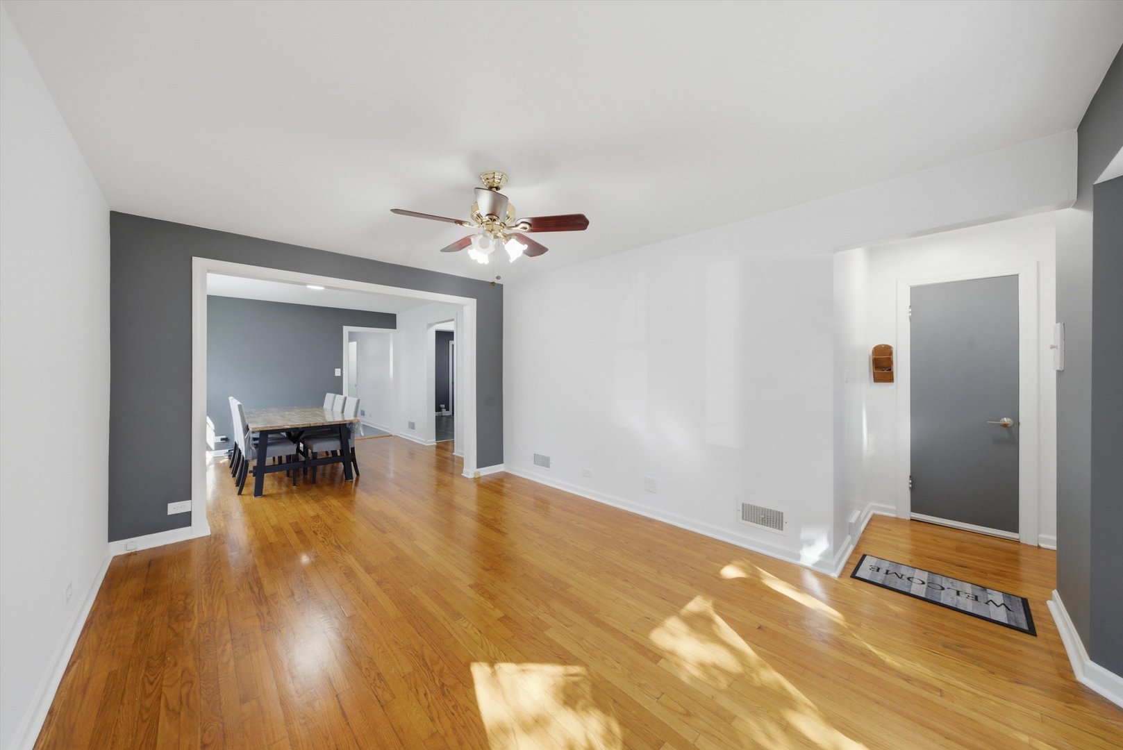 3804 S 59th Court Property Photo 5