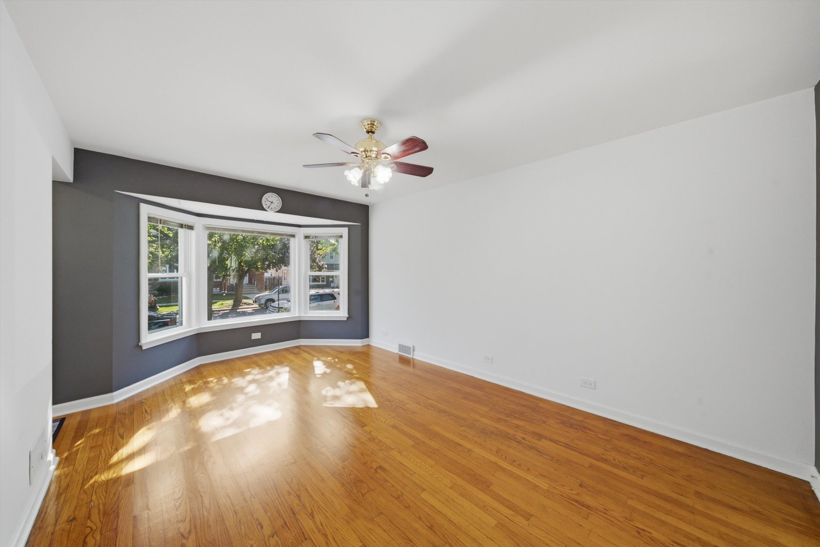 3804 S 59th Court Property Photo 6
