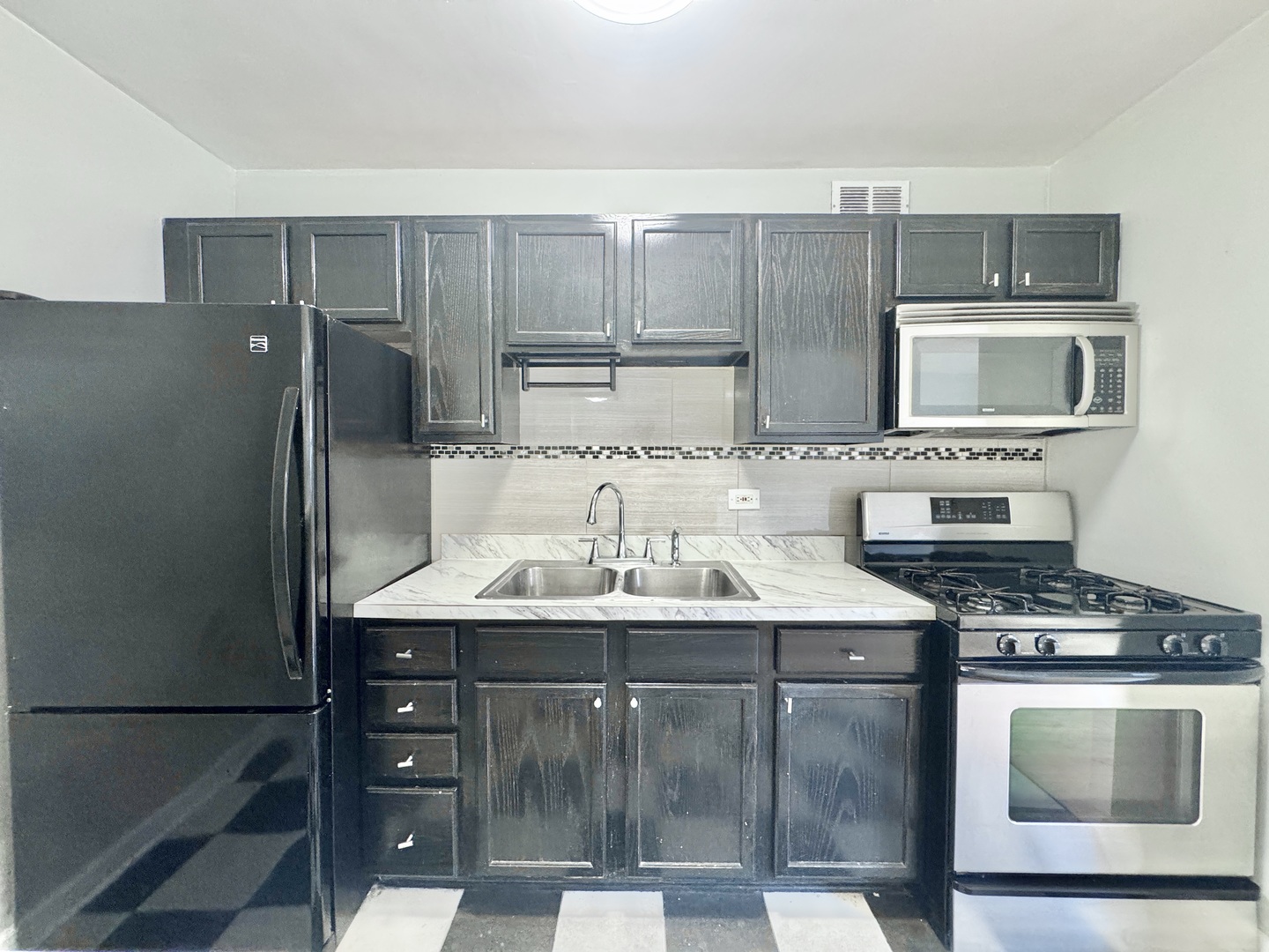 4920 N Marine Drive S208 Property Photo 10