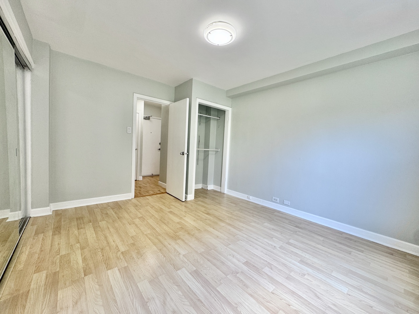 4920 N Marine Drive S208 Property Photo 13