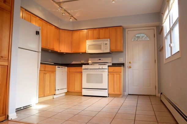 1531 W Sherwin Avenue 1s Property Photo 6