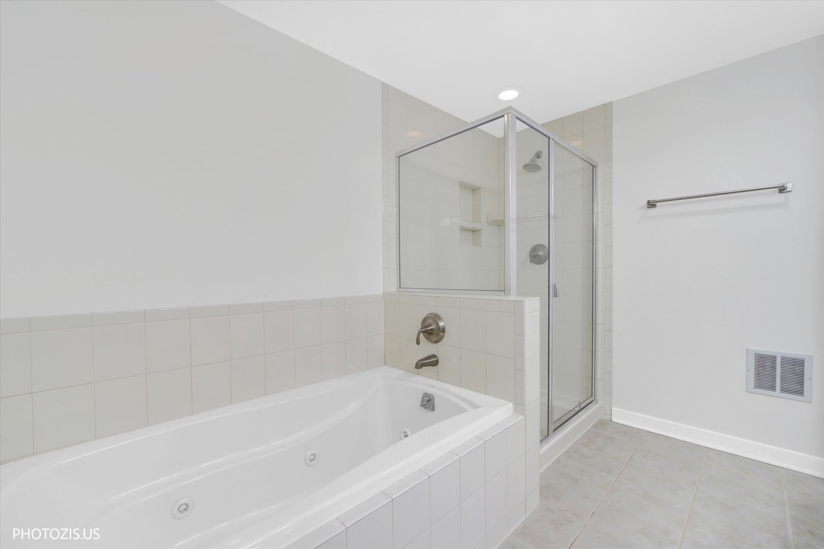 425 Benjamin Drive 207 Property Photo 14