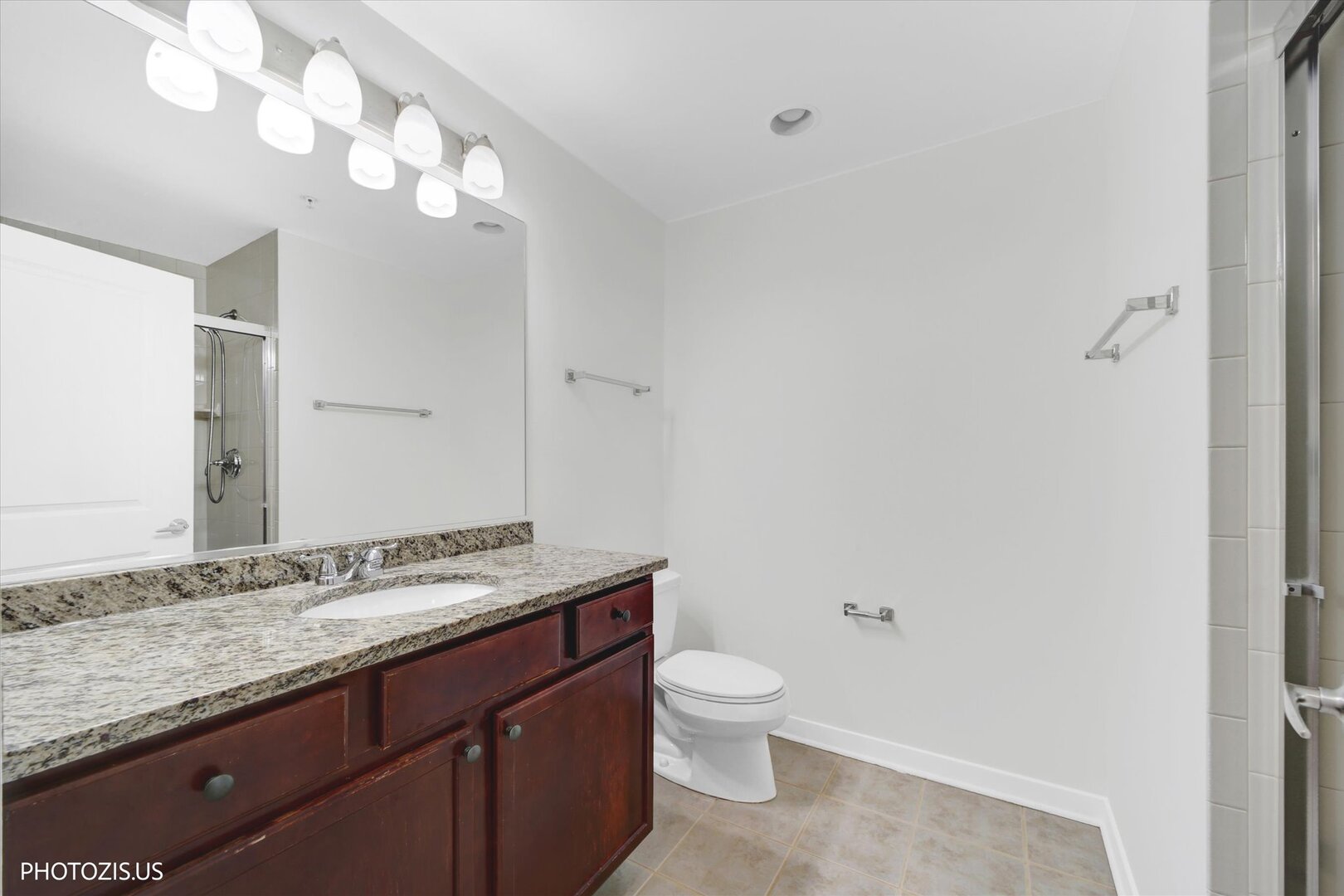 425 Benjamin Drive 207 Property Photo 18