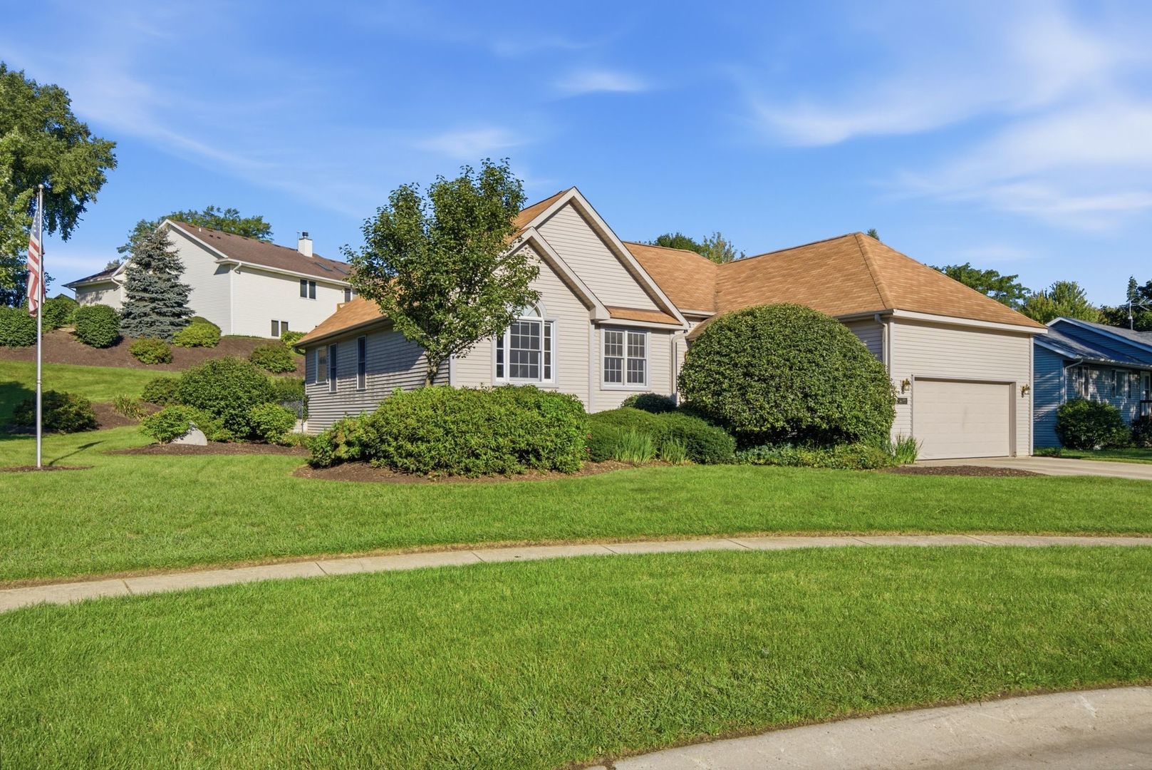809 Tuckaway Court Property Photo 1