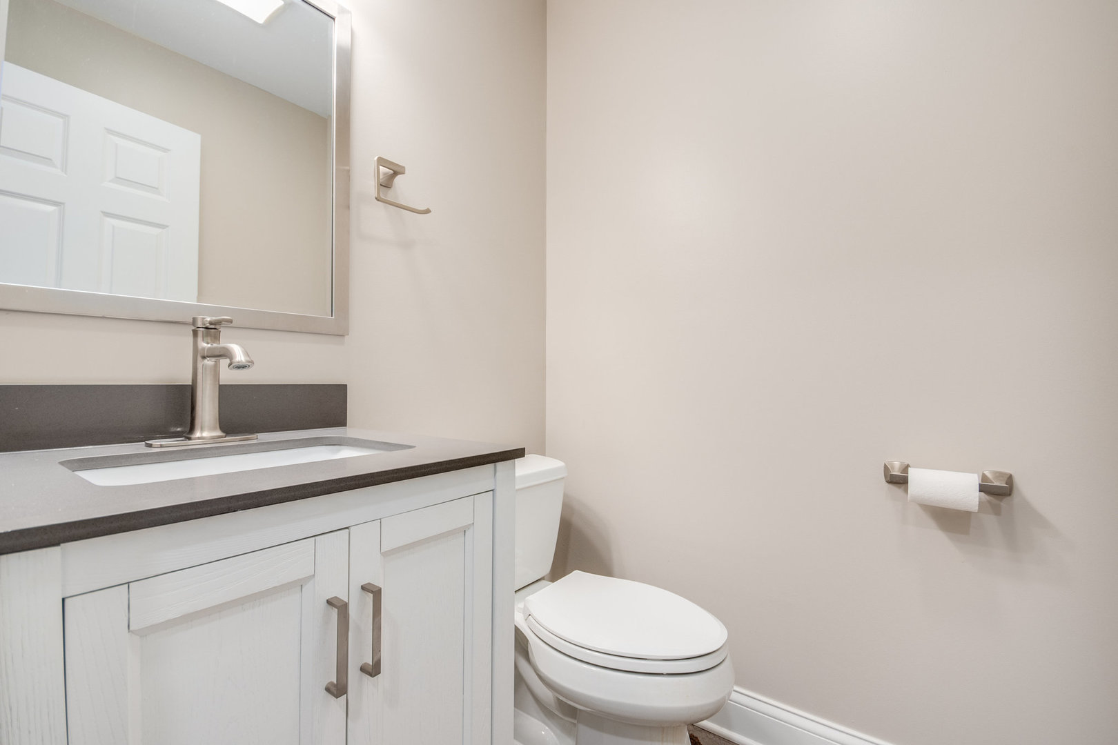 22w689 Elmwood Drive Property Photo 15