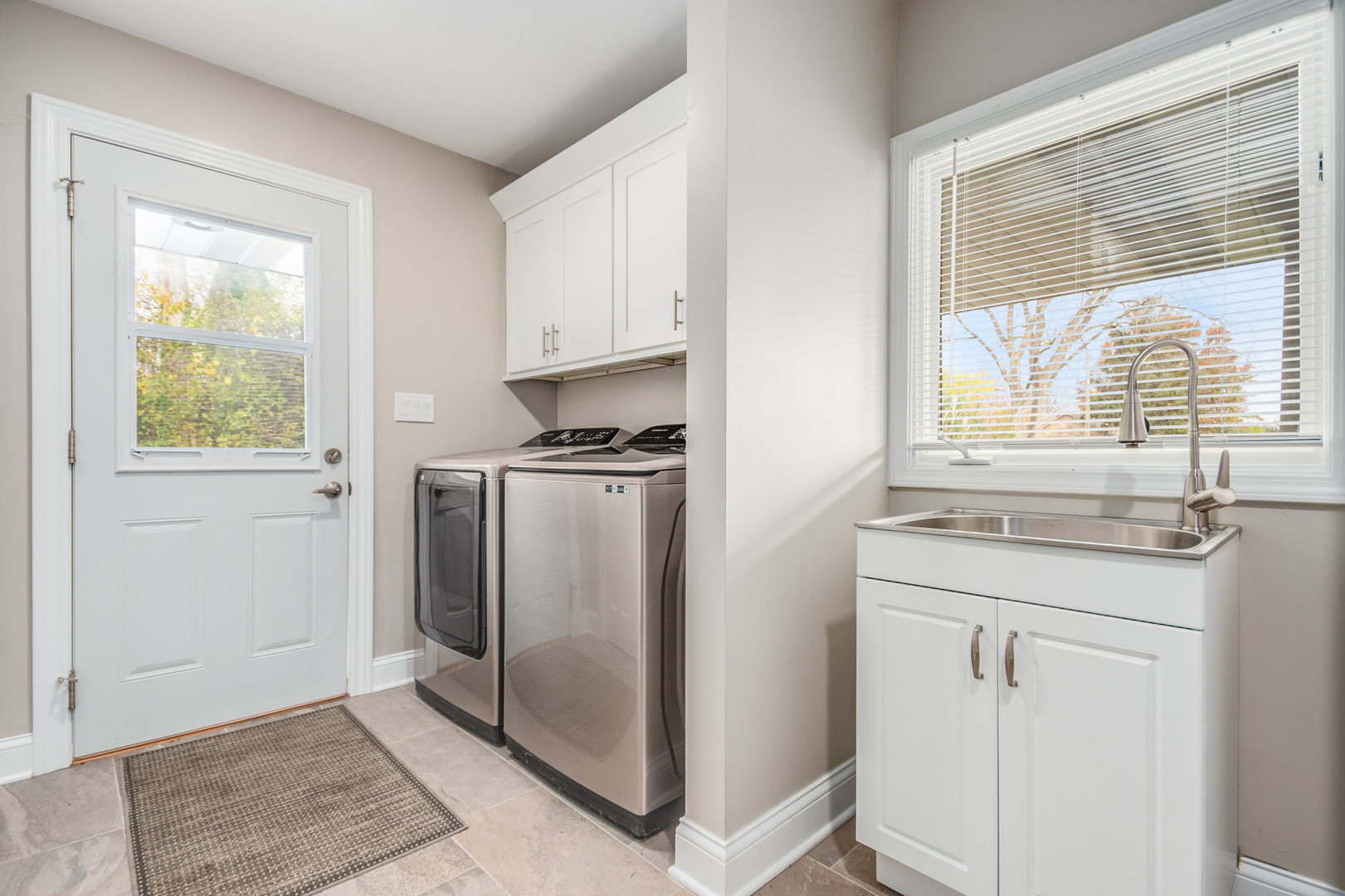 22w689 Elmwood Drive Property Photo 18