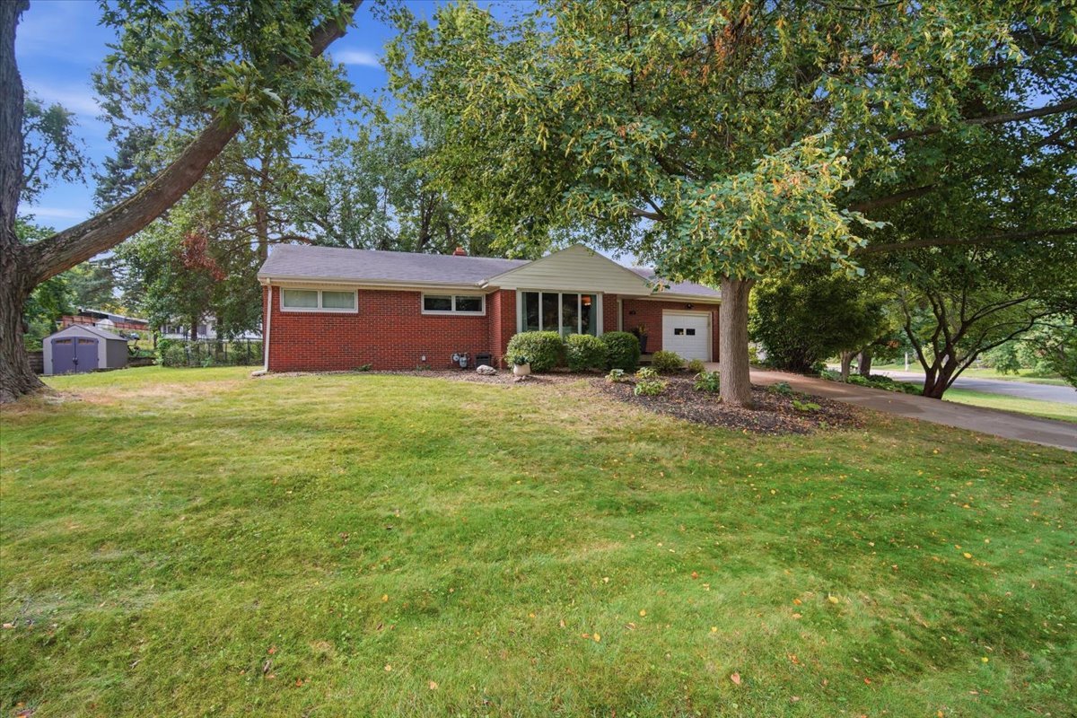 801 Smith Drive Property Photo 1