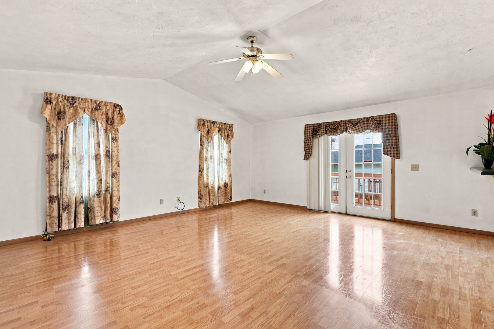 4205 8 1/2 Street Property Photo 13