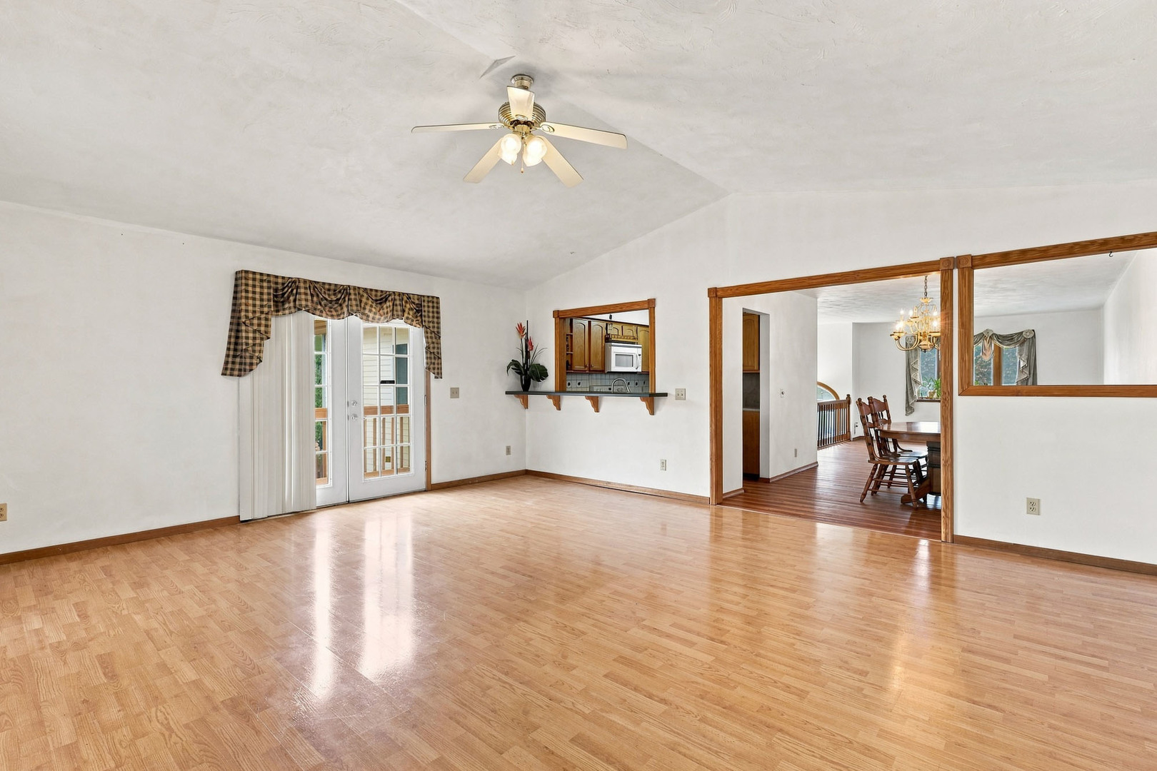 4205 8 1/2 Street Property Photo 14