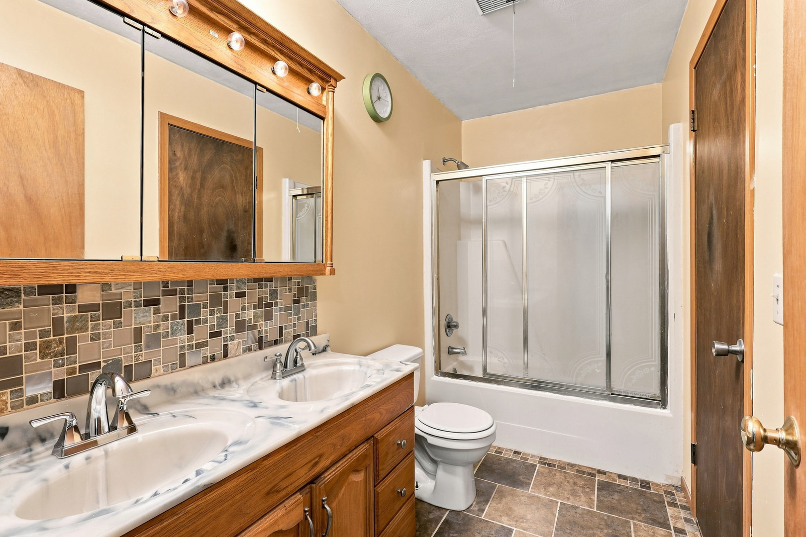 4205 8 1/2 Street Property Photo 17