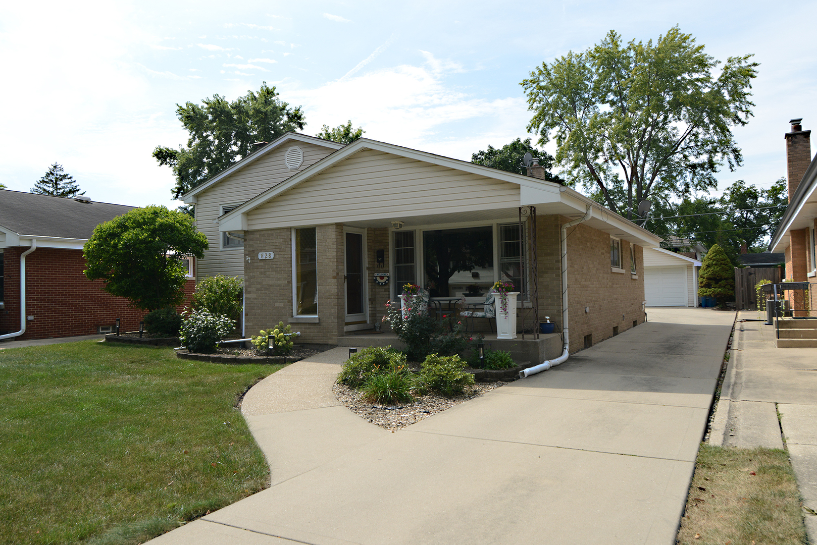828 S Mitchell Road Property Photo 1