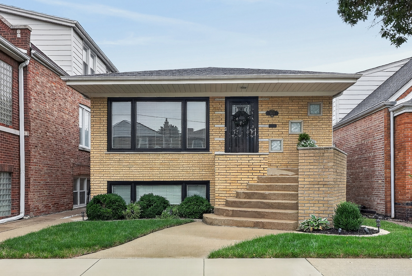 5533 S Sayre Avenue Property Photo 1