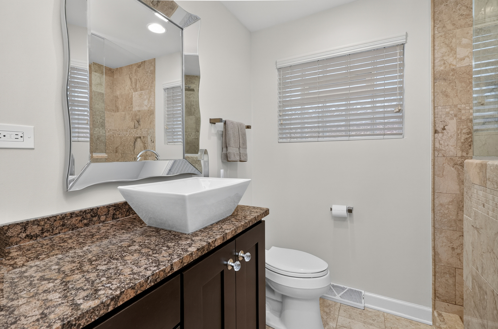 5533 S Sayre Avenue Property Photo 13