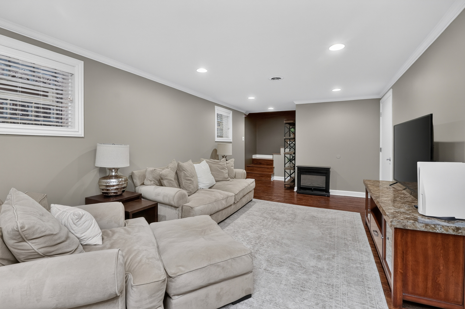 5533 S Sayre Avenue Property Photo 15