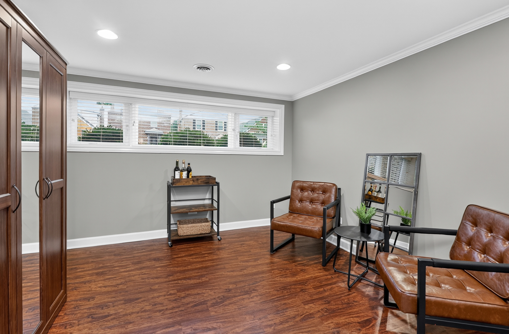 5533 S Sayre Avenue Property Photo 18