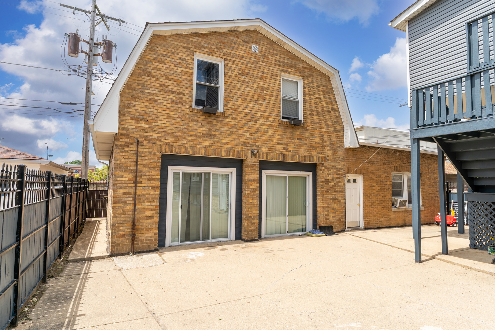 2530 N Neva Avenue 1RN Property Photo 1