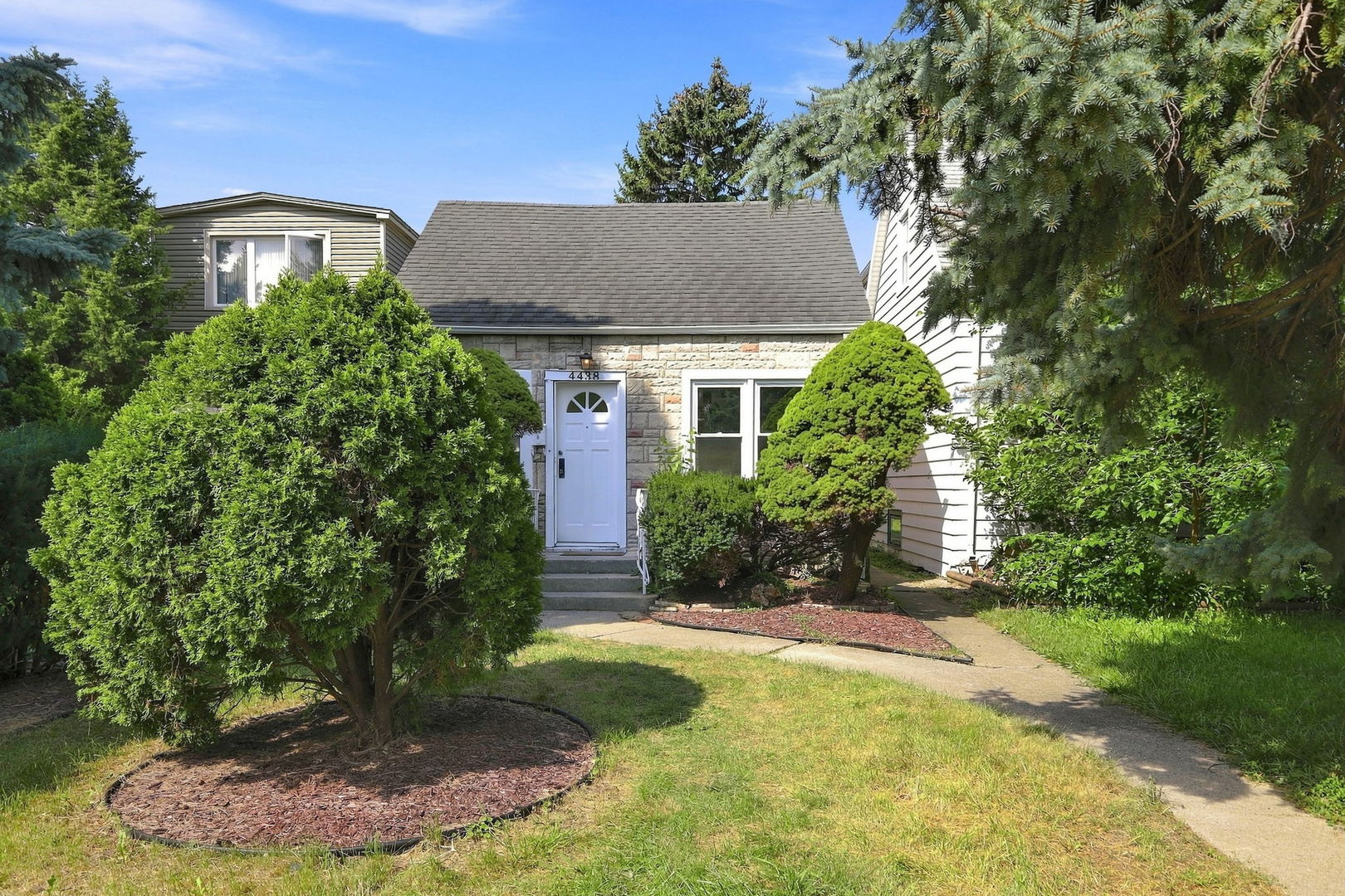 4438 N Narragansett Avenue Property Photo 1