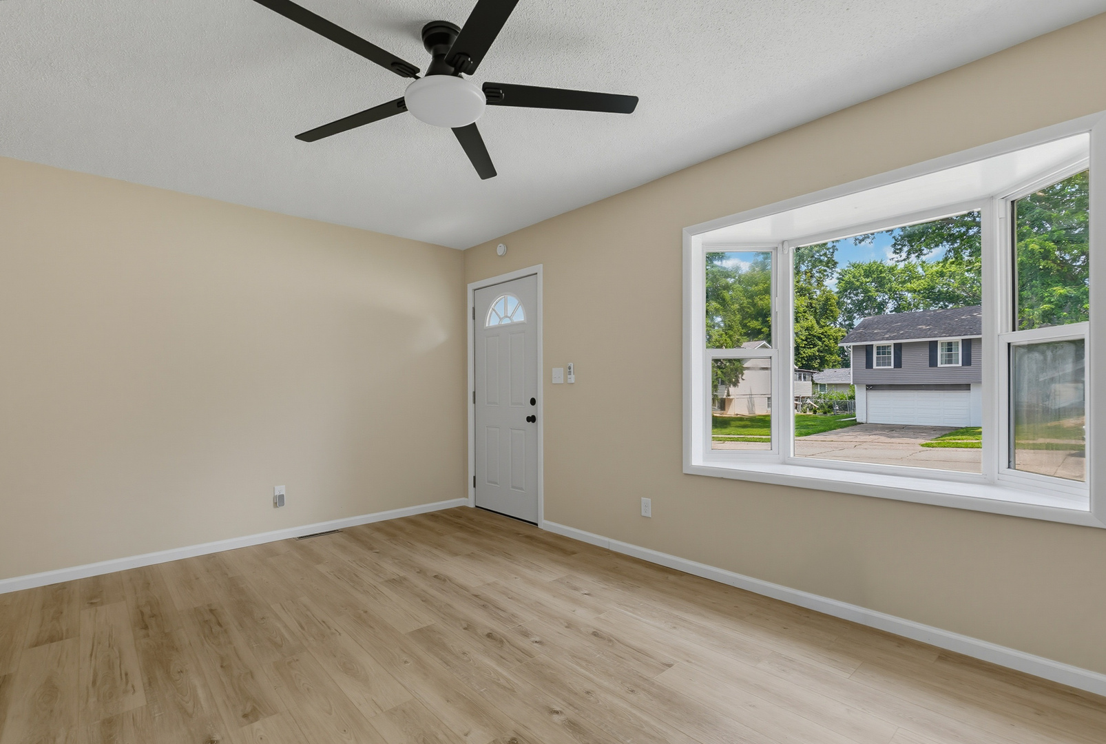 2704 Wood Dale Avenue Property Photo 4