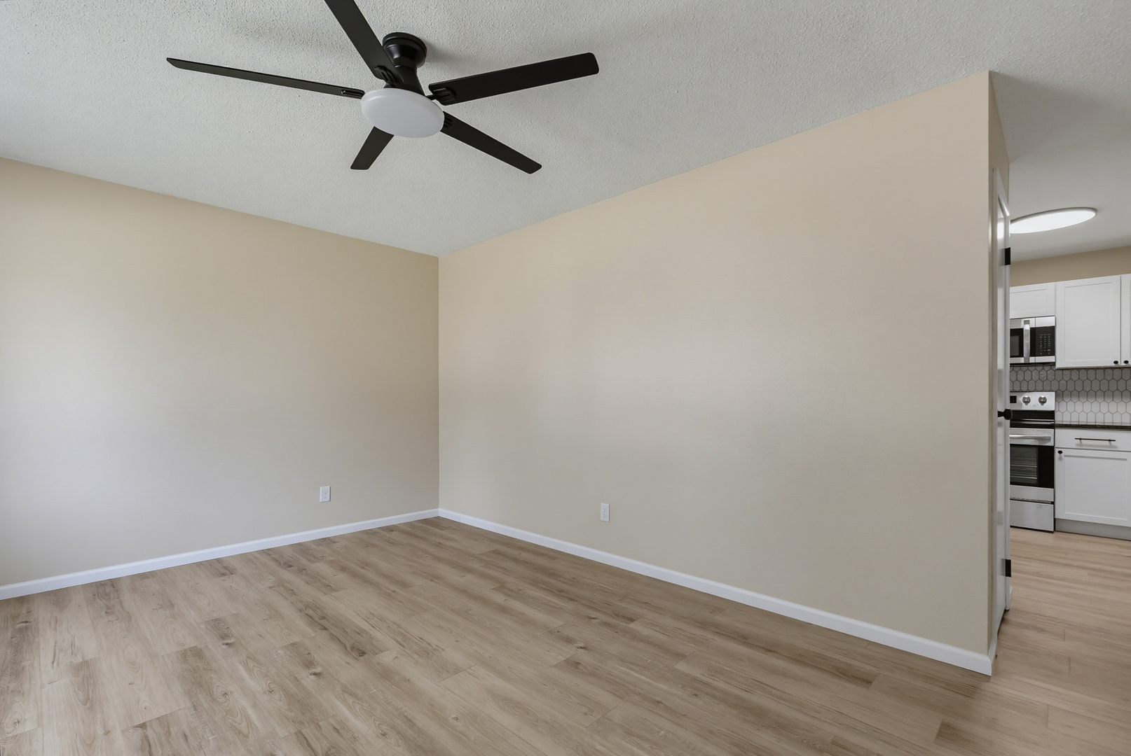 2704 Wood Dale Avenue Property Photo 5