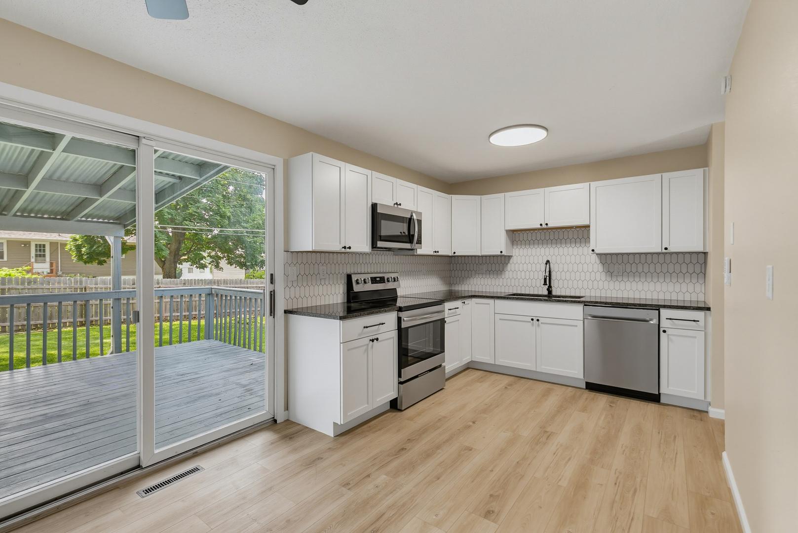 2704 Wood Dale Avenue Property Photo 8