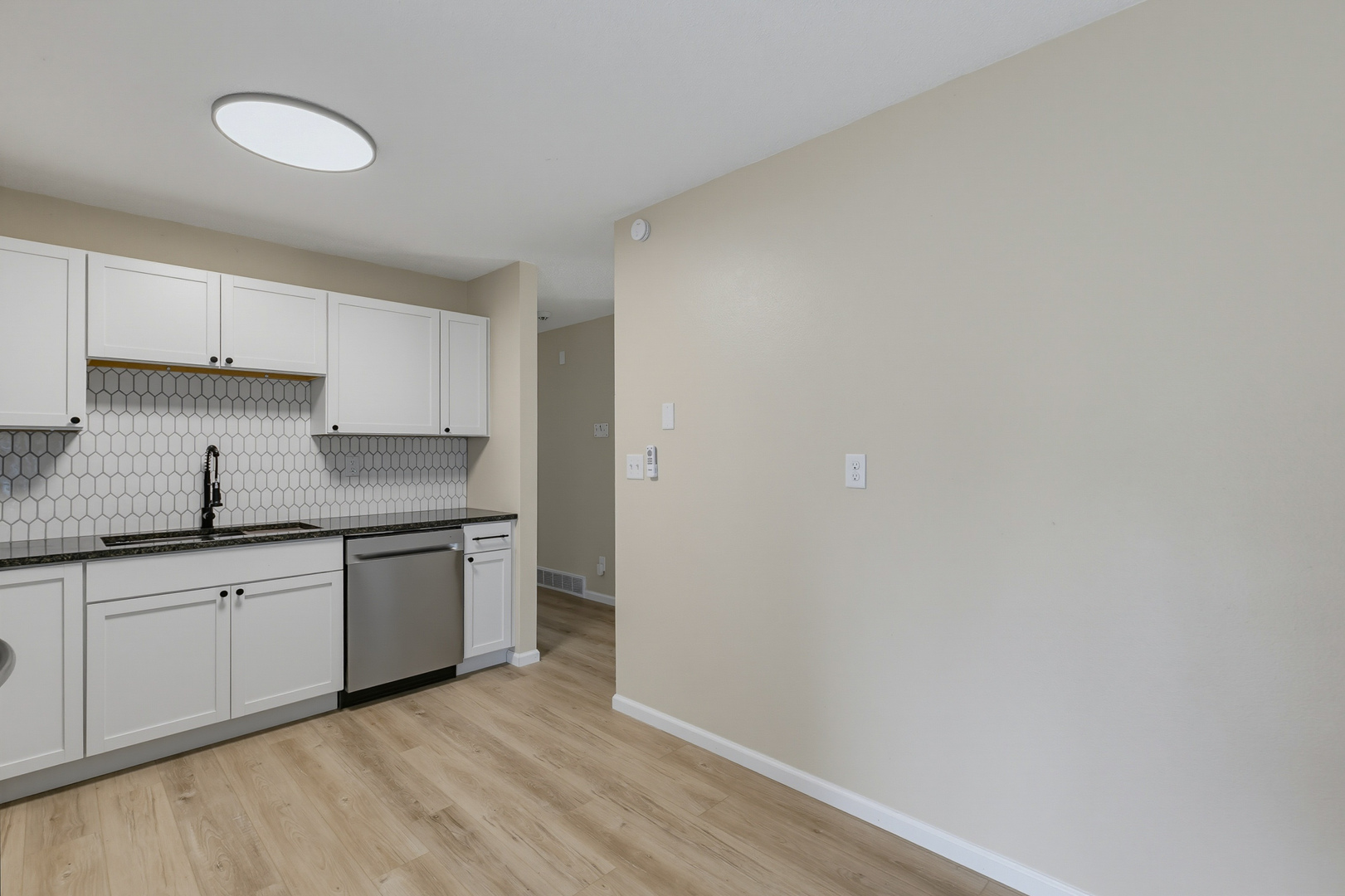 2704 Wood Dale Avenue Property Photo 10