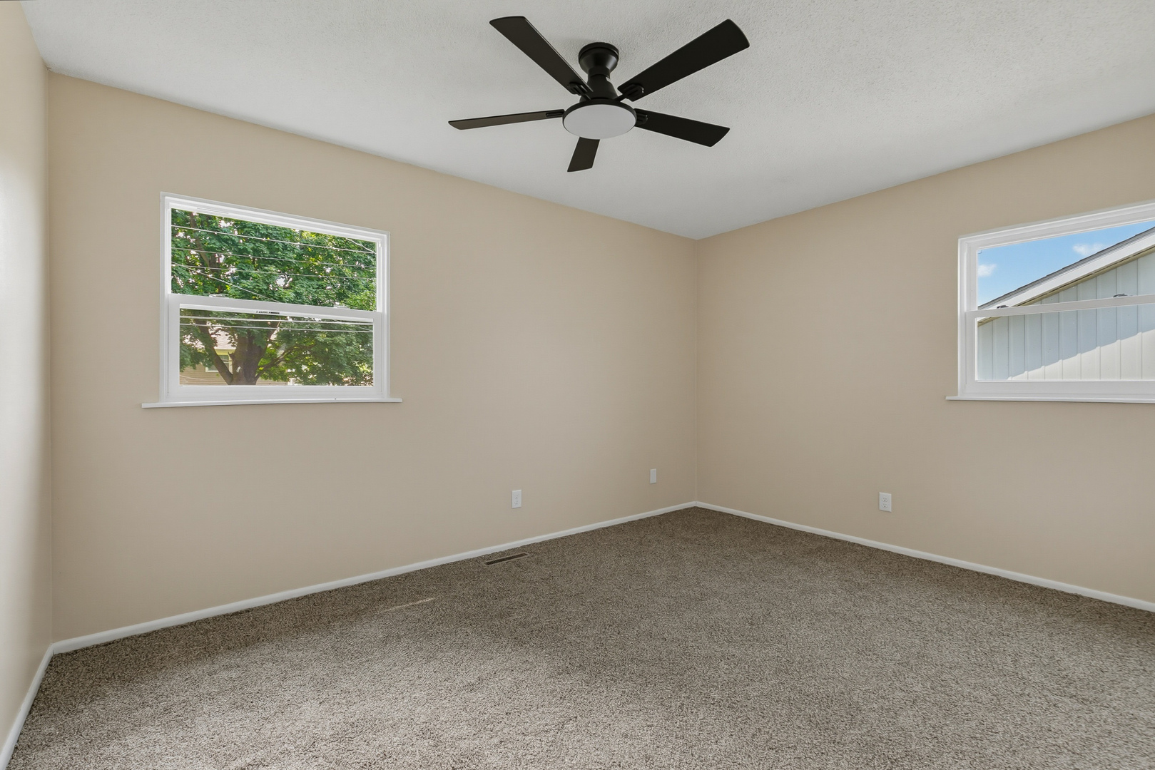 2704 Wood Dale Avenue Property Photo 12